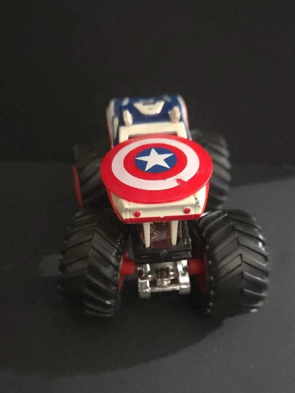 Hot Wheels Captain America Red, White & Blue Monster Truck